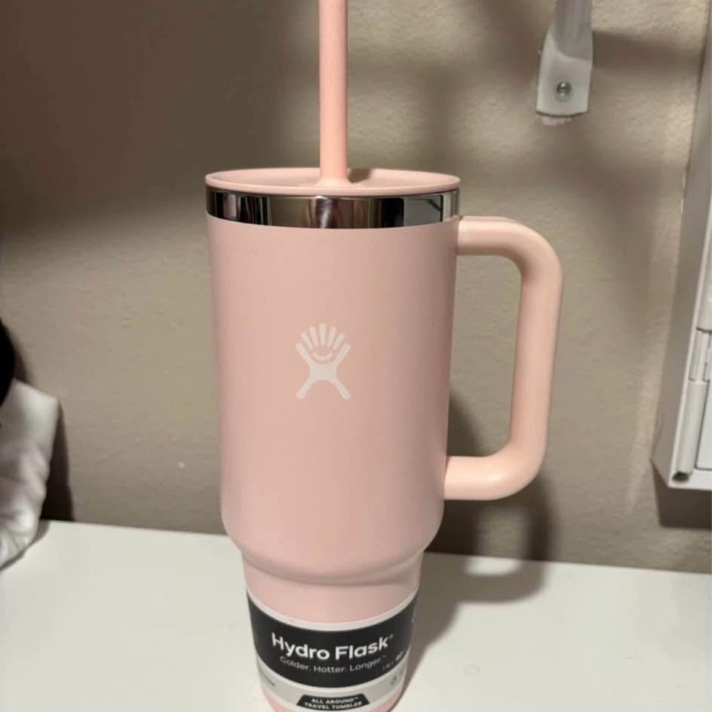 Hydro Flask Blush Tumbler with Handle